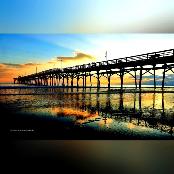 tWi$t€d™️ PoSh€® - Picture 1 of 17